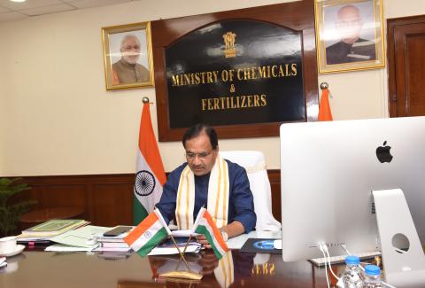 Shri Bhagwanth Khuba Honble. MoS for C&F and MNRE distributed Swachhata Pakhwada Awards today on 20.10.2021. CIPET, HOCL, IPFT won first, second and third prize respectively on the basis of their performance during Swachhata Pakhwada.